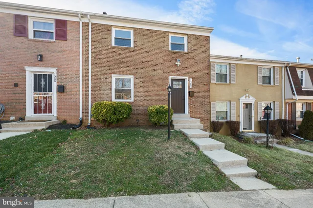 $339,900 | 1353 Potomac Heights Drive, Unit 54, Fort Washington, MD 20744