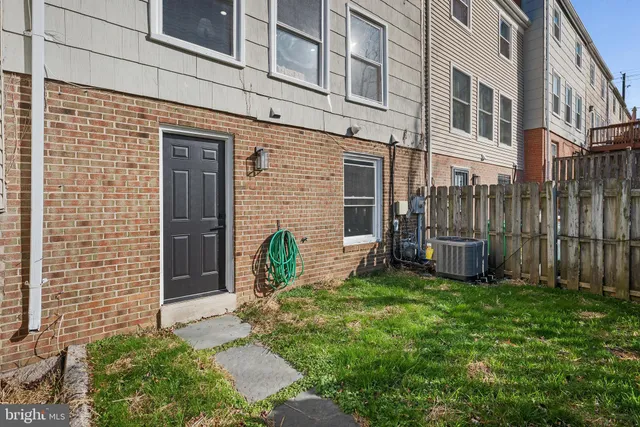 $339,900 | 1353 Potomac Heights Drive, Unit 54, Fort Washington, MD 20744