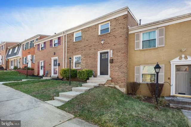 $339,900 | 1353 Potomac Heights Drive, Unit 54, Fort Washington, MD 20744
