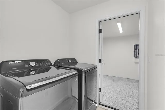 a view of utility room