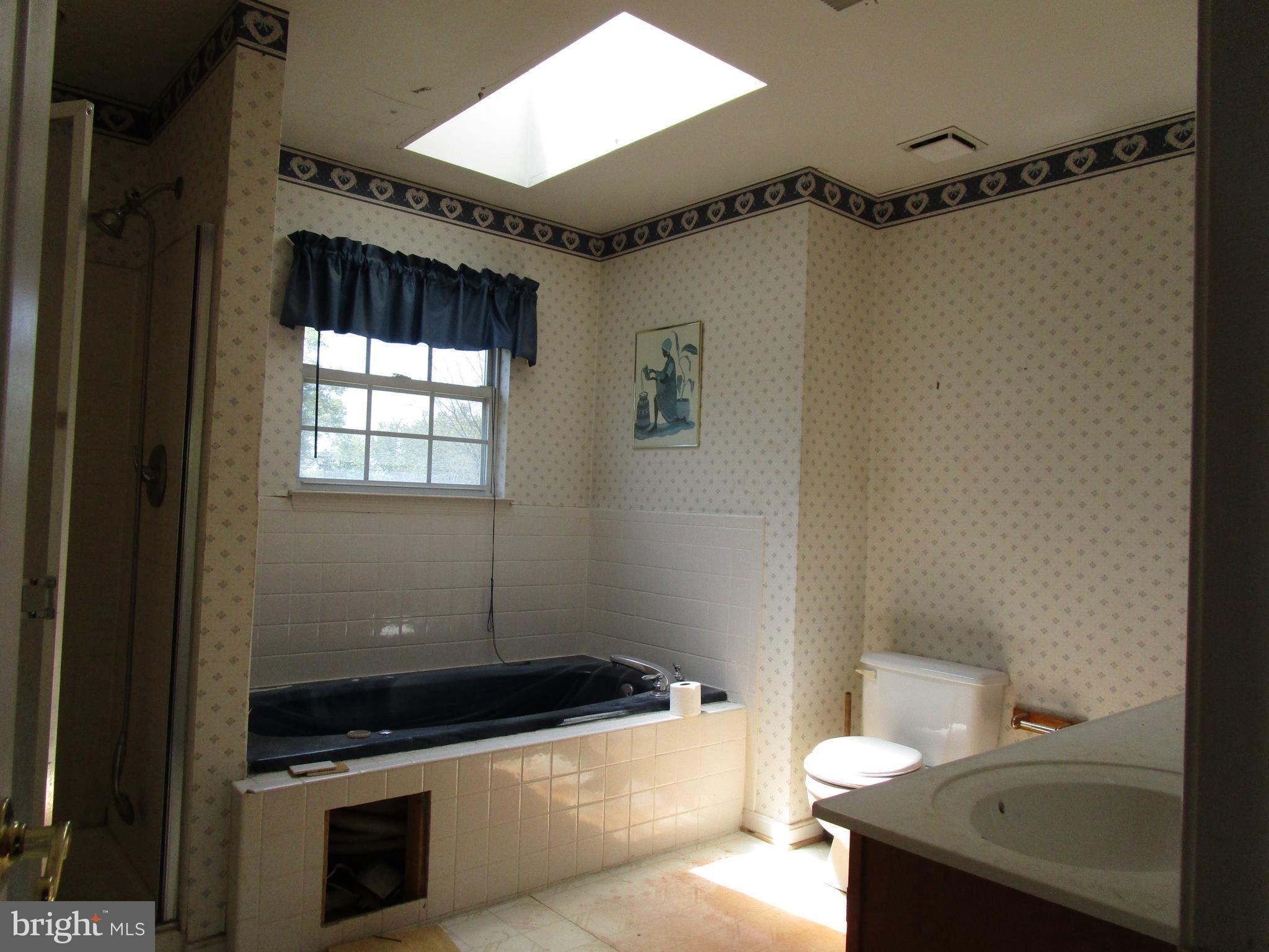 4709 Wheeler Road Oxon Hill, MD 20745 - Photo 14 of 19 Bath (Master)