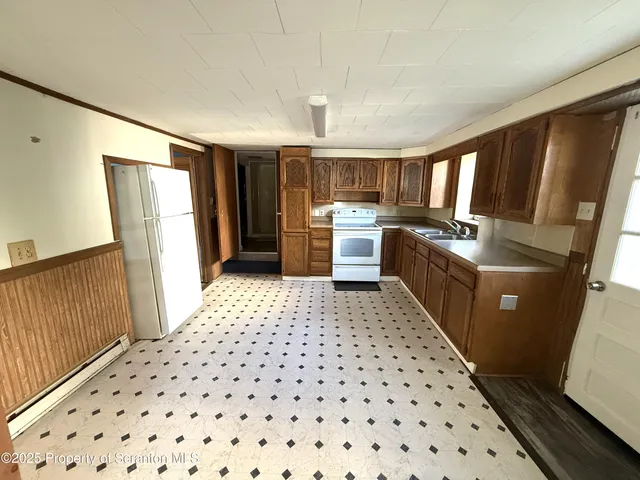 $925 | 647 Laurel Street, Dickson City, PA 18519