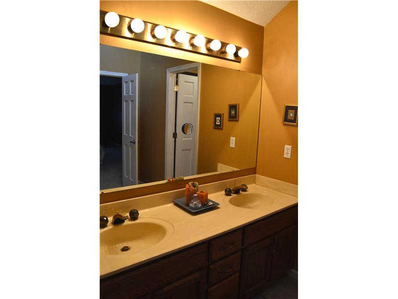 8148 Claridge Road Indianapolis, IN 46260 - Photo 13 of 24 Gallery Image 13