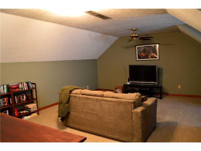 8148 Claridge Road Indianapolis, IN 46260 - Photo 15 of 24 Gallery Image 15
