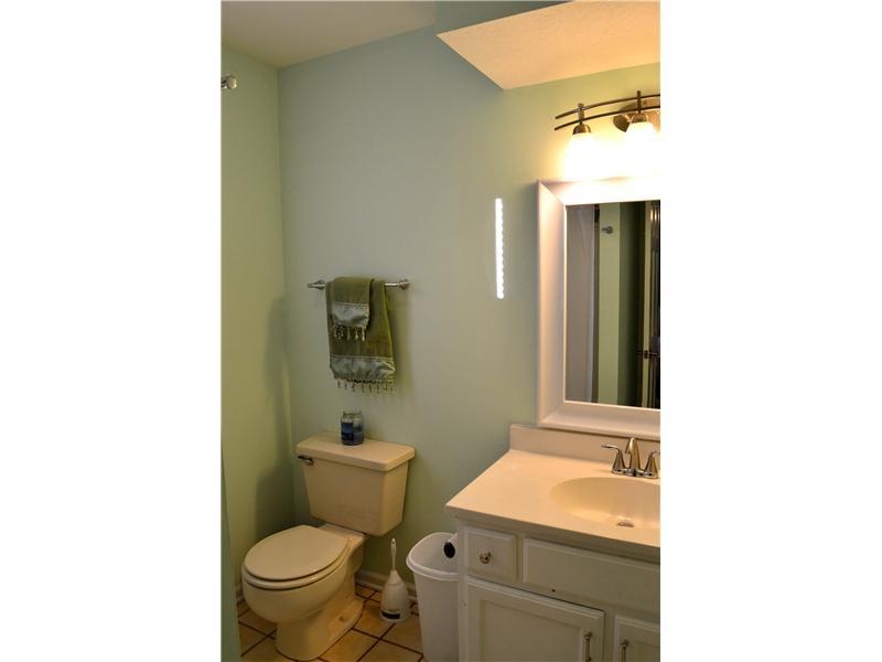 8148 Claridge Road Indianapolis, IN 46260 - Photo 17 of 24 Gallery Image 17