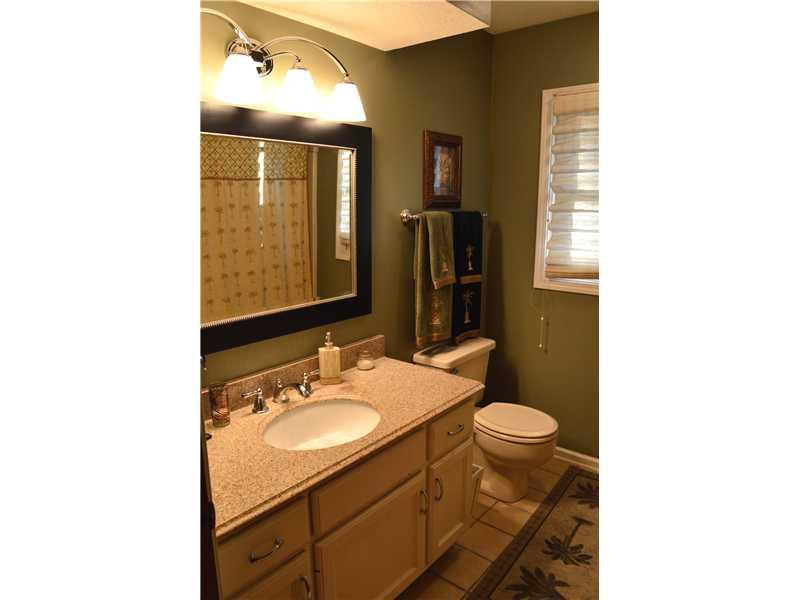 8148 Claridge Road Indianapolis, IN 46260 - Photo 9 of 24 Gallery Image 9