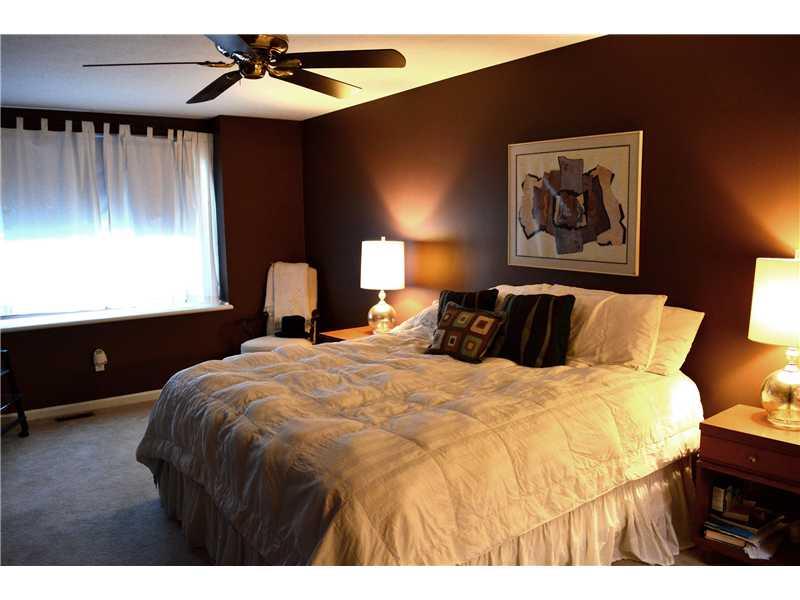 8148 Claridge Road Indianapolis, IN 46260 - Photo 10 of 24 Gallery Image 10