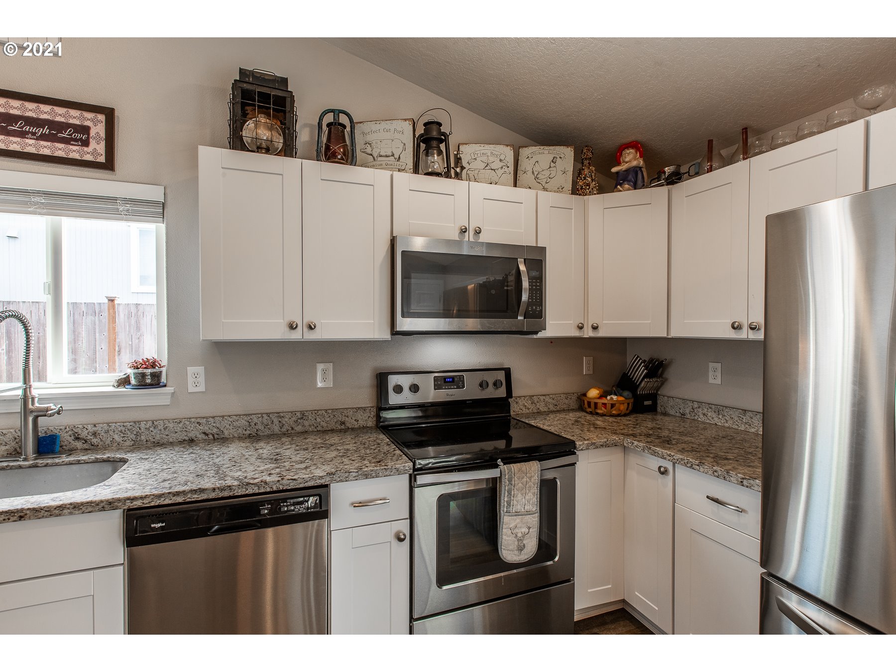 6025 Orchid Lane Springfield, OR 97478 - Photo 11 of 28 Gallery Image 11