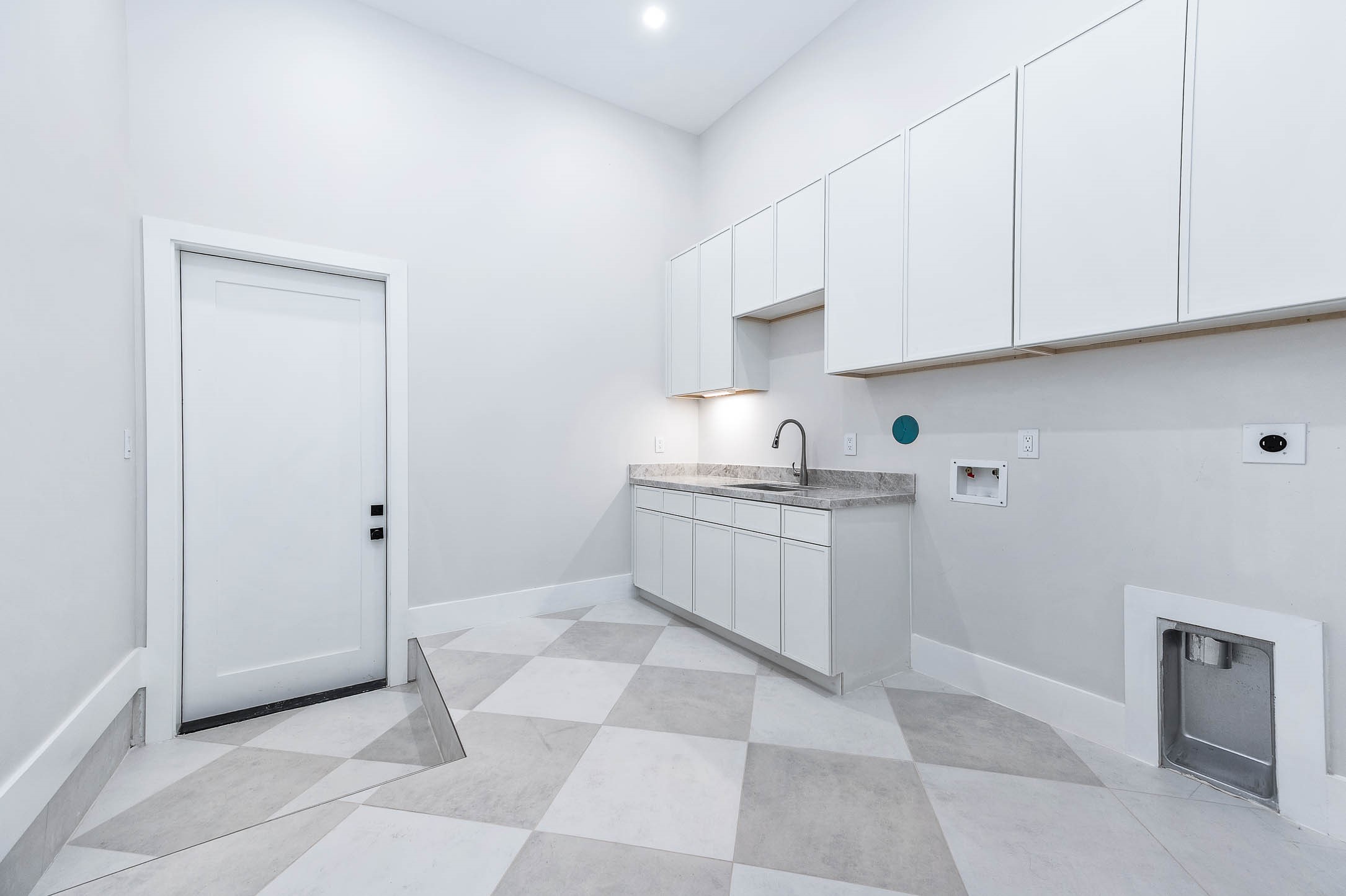 408 West 30th Street Houston, TX 77018 - Photo 37 of 40
