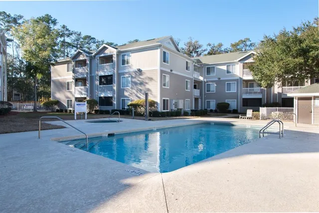 a view of a tennis court