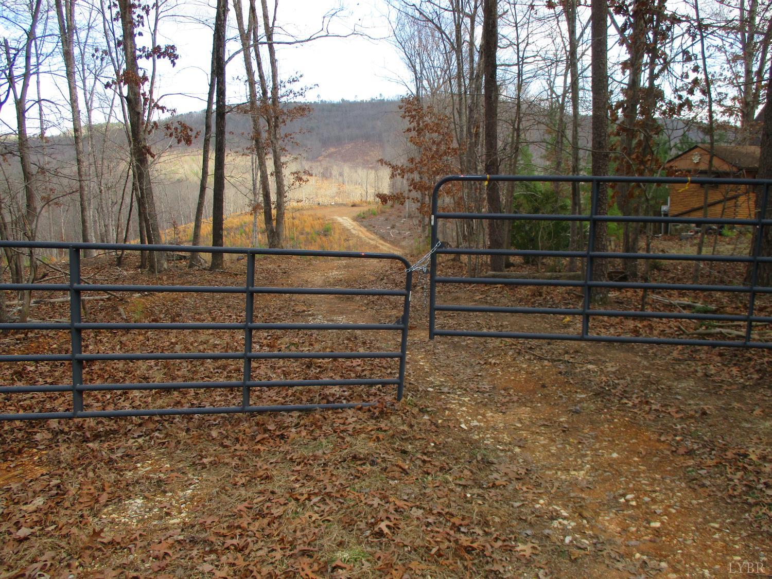 991 Kentmoor Farm Road Madison Heights, VA 24572 - Photo 8 of 17 a view of outdoor space with wooden fence