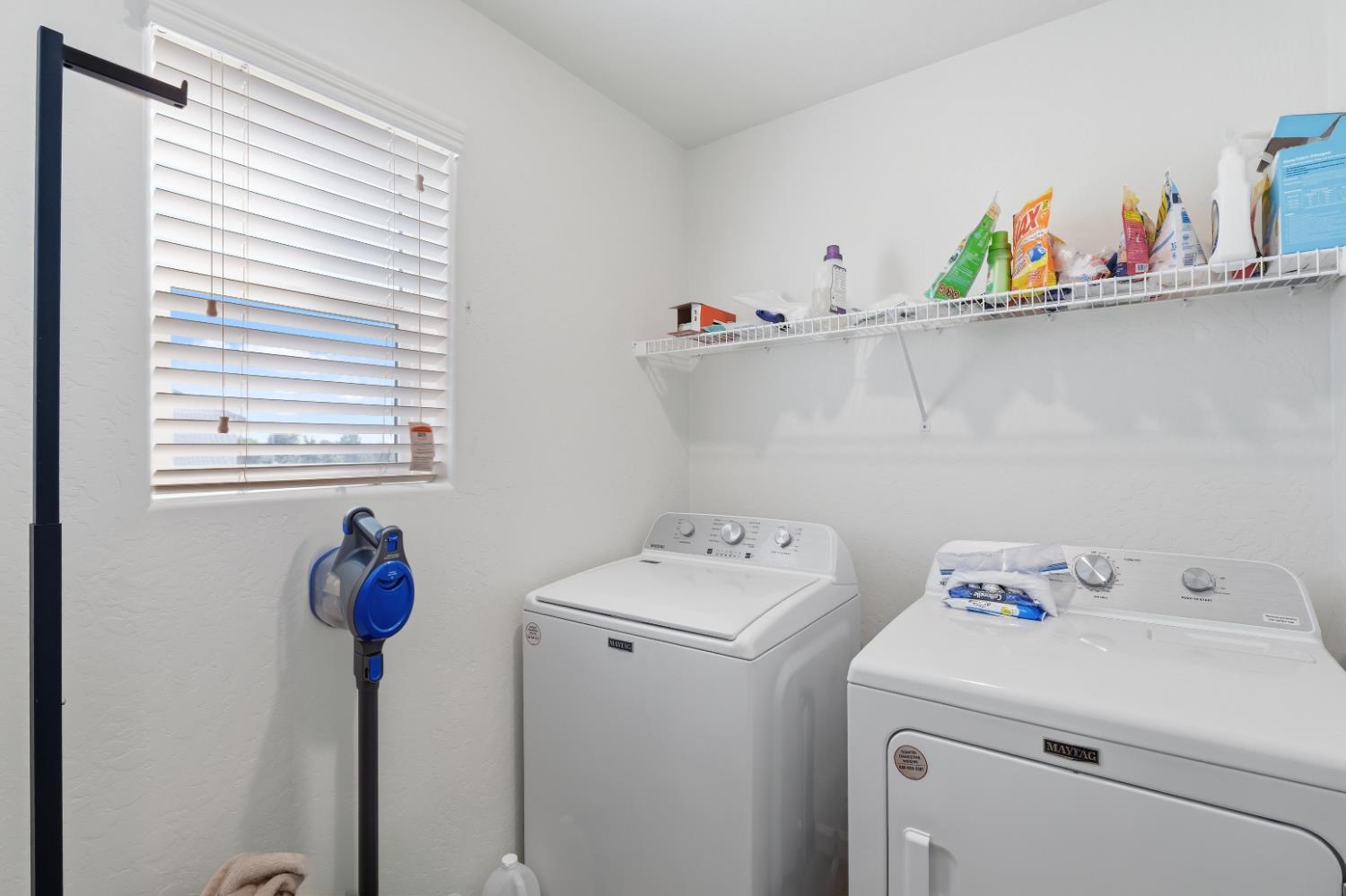 1617 North Filbert Avenue Fresno, CA 93727 - Photo 22 of 45 a utility room with dryer and washer