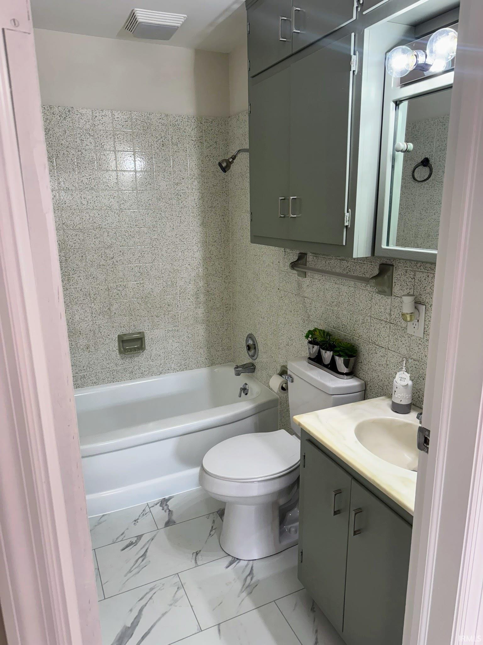 300 Christ Road Evansville, IN 47711 - Photo 1 of 15 Gallery Image 1