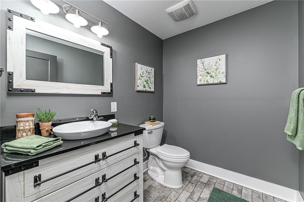 570 Steiner Bridge Road Valencia, PA 16059 - Photo 31 of 48