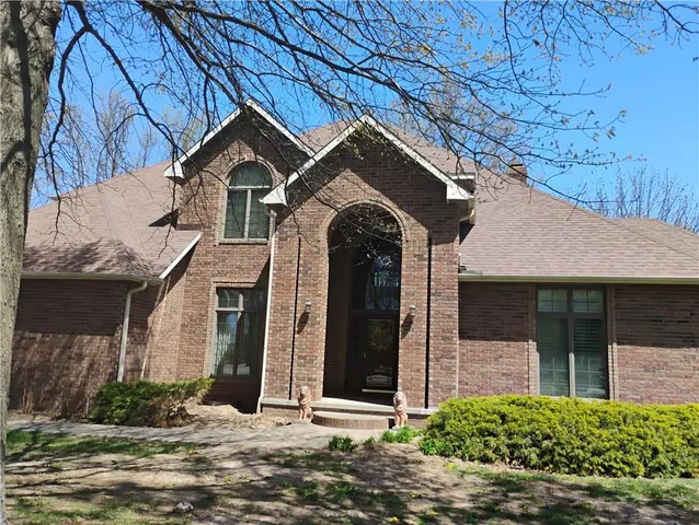 $550,000 | 724 Village Drive, Girard, KS 66743