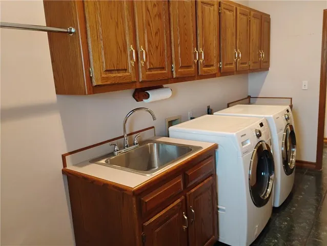 $550,000 | 724 Village Drive, Girard, KS 66743