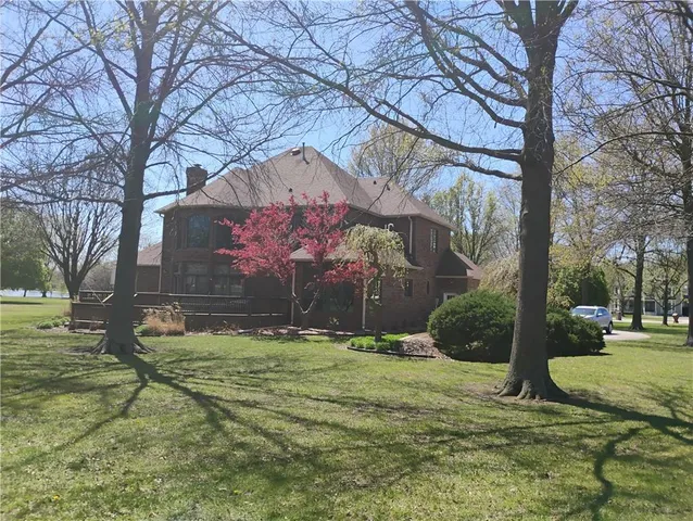 $550,000 | 724 Village Drive, Girard, KS 66743
