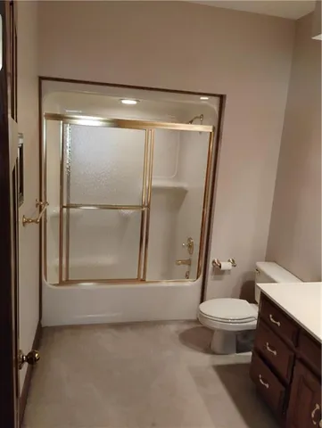 $550,000 | 724 Village Drive, Girard, KS 66743