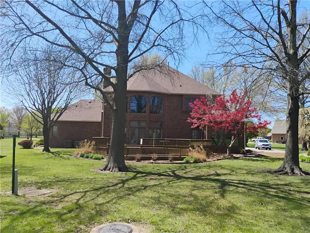 $550,000 | 724 Village Drive, Girard, KS 66743