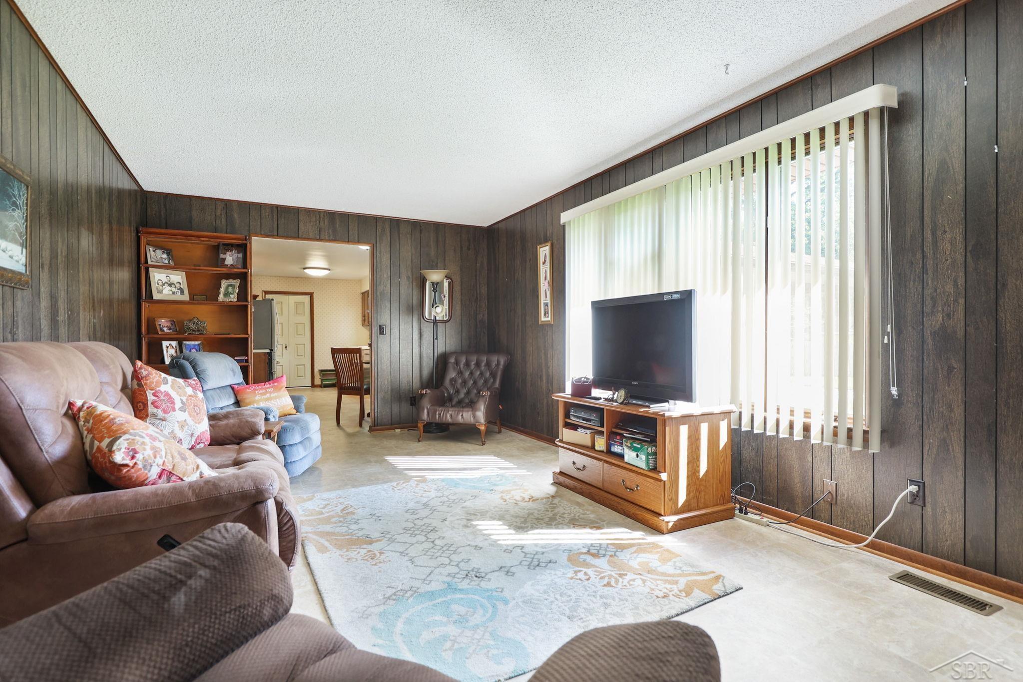 3574 Hemmeter Road Saginaw, MI 48603 - Photo 21 of 42 50116171-20.JPG