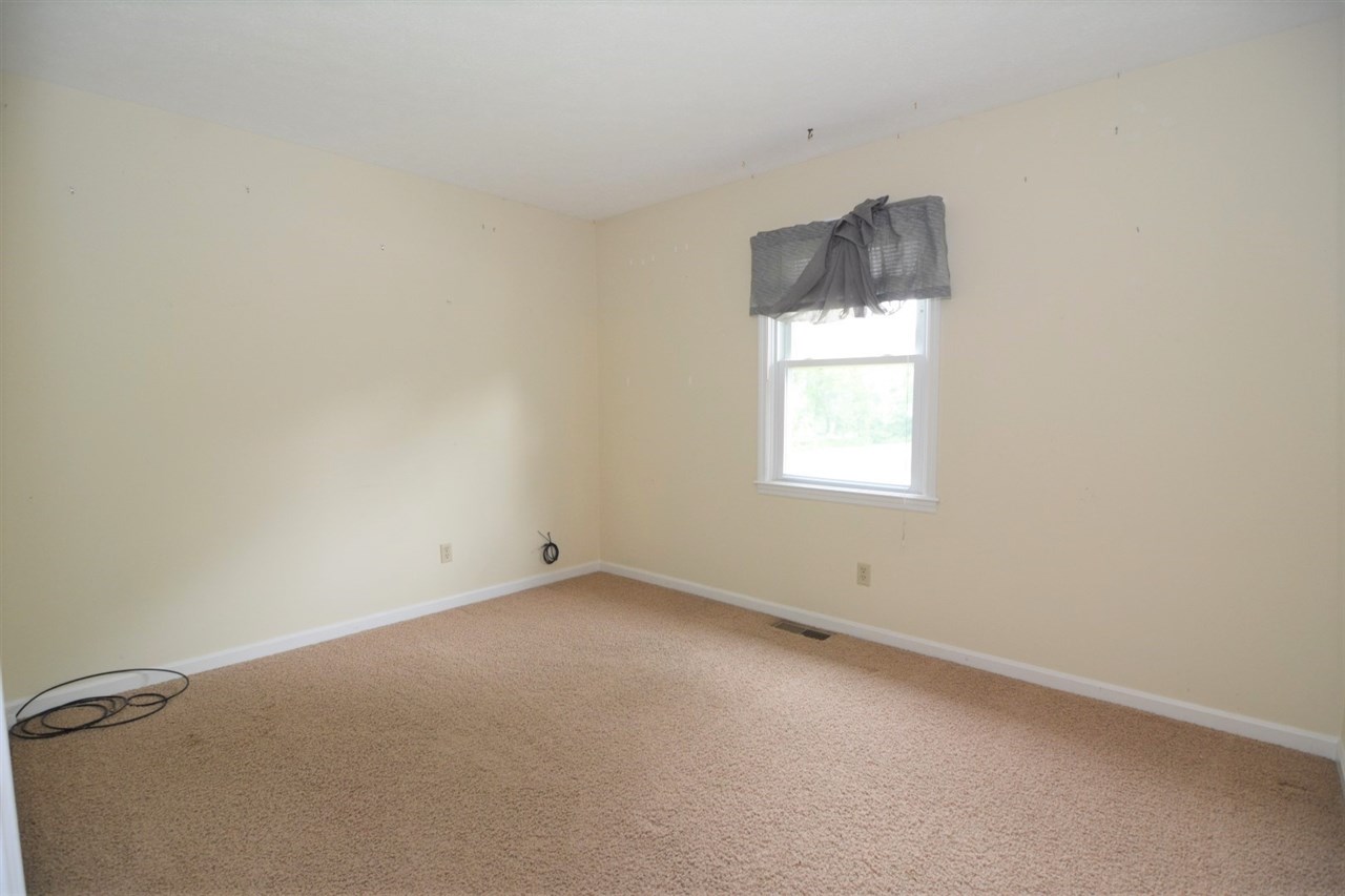 5599 Spring Corner Road Newburgh, IN 47630 - Photo 15 of 26