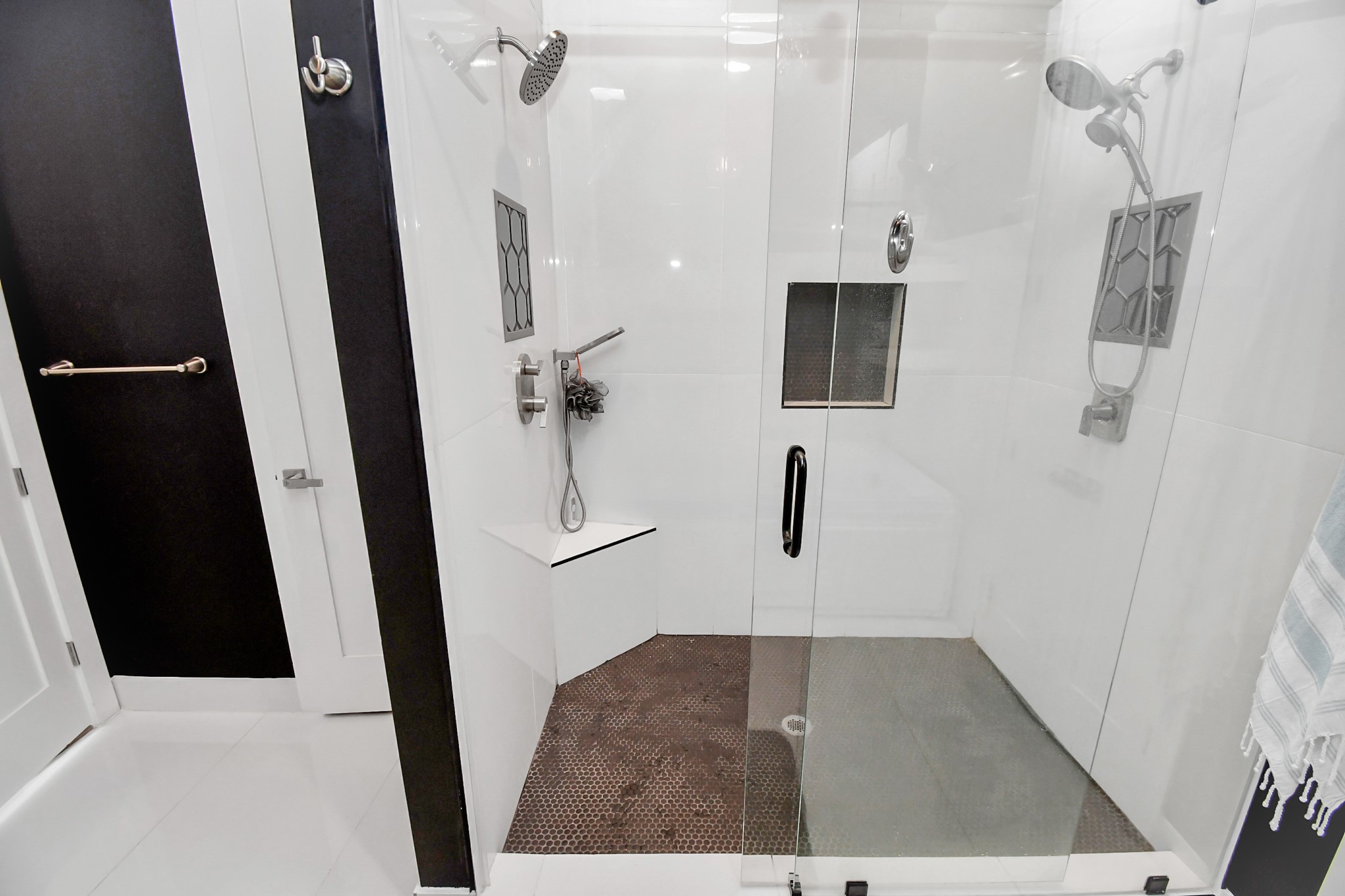 2303 Yupon Street Houston, TX 77006 - Photo 38 of 48 Double showers with sliding glass door.