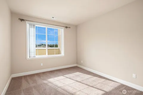 $1,228,000 | 11004 Northeast 11th Street, Unit 606, Bellevue, WA 98004