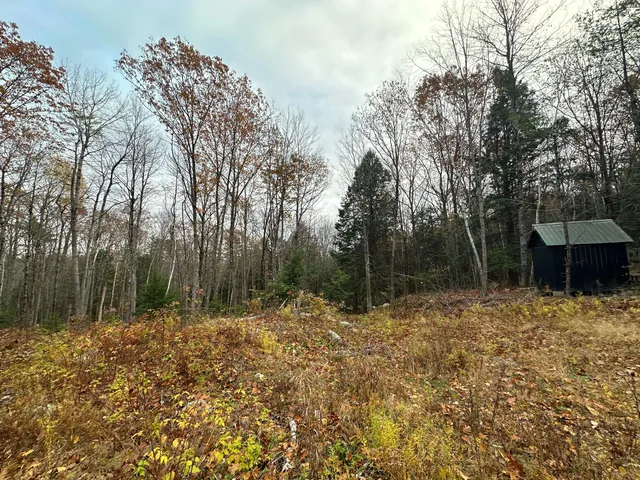 $90,000 | 42 Dyer Road, Lewiston, ME 04240