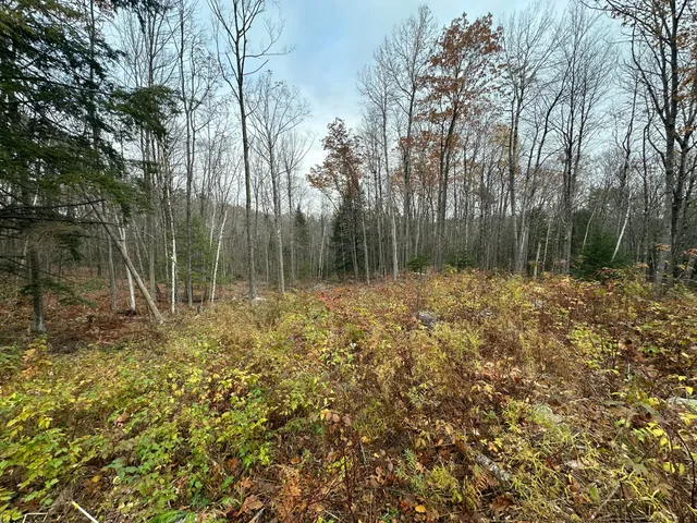 $90,000 | 42 Dyer Road, Lewiston, ME 04240