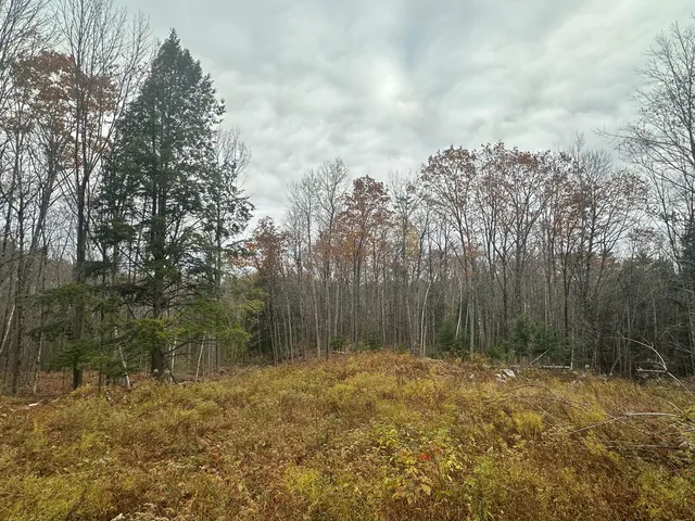 $90,000 | 42 Dyer Road, Lewiston, ME 04240