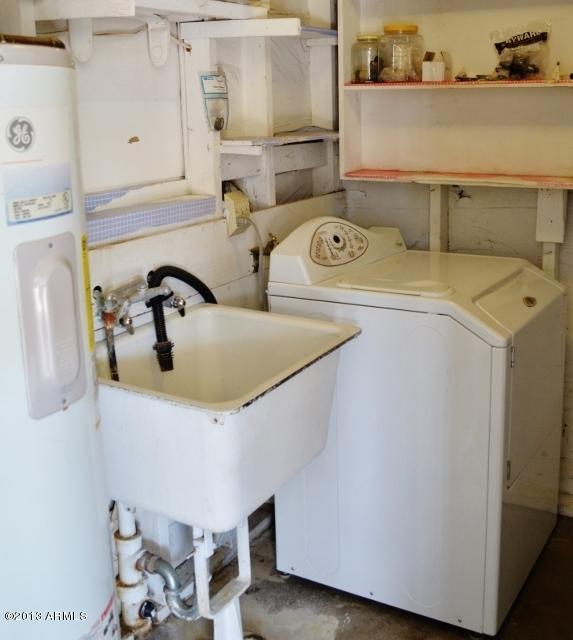 2333 West Cheery Lynn Road Phoenix, AZ 85015 - Photo 17 of 17 laundry room