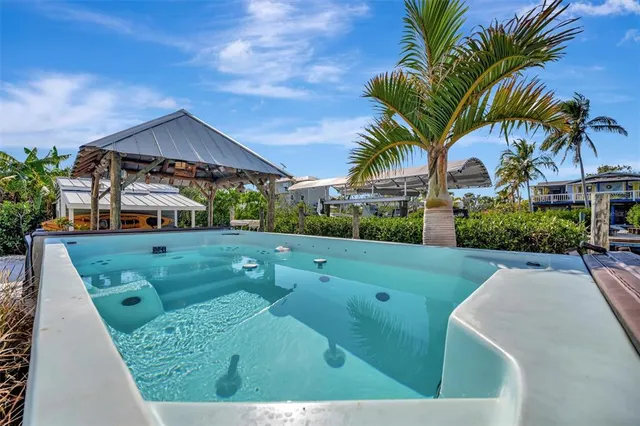 $890,000 | 1841 Bayshore Drive, Terra Ceia, FL 34250