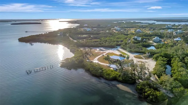 $890,000 | 1841 Bayshore Drive, Terra Ceia, FL 34250