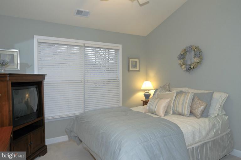 1920 Logan Manor Drive Reston, VA 20190 - Photo 14 of 25 Bedroom