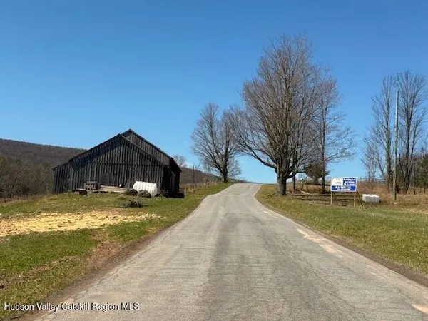 $1,199,000 | 172 Hank Oliver Road, Prattsville, NY 12468