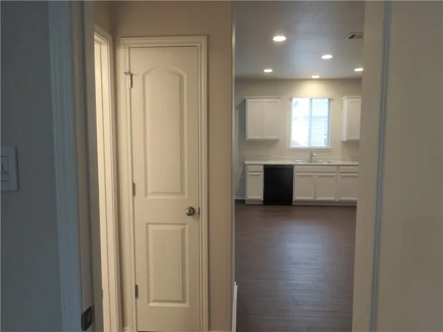 $1,875 | 100 Carlina Loop, Liberty Hill, TX 78642