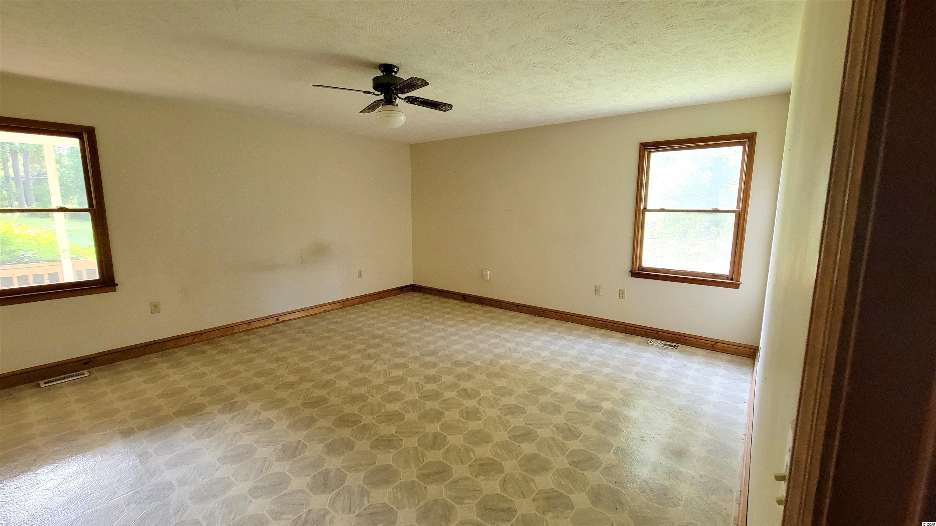 2429 1st Loop Road Fork, SC 29543 - Photo 12 of 19 Gallery Image 12