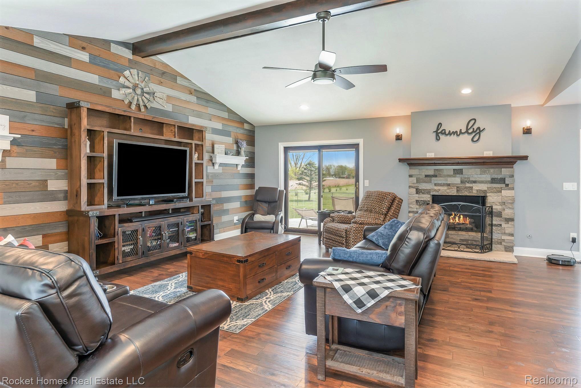 13850 Briar Hill Road Carleton, MI 48117 - Photo 5 of 32 DSC05155.jpg