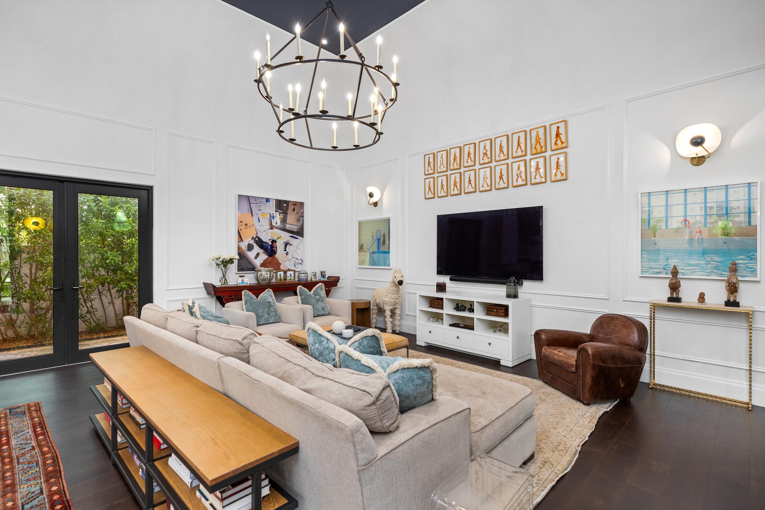 210 Wells Road Palm Beach, FL 33480 - Photo 18 of 65 Famiily Room