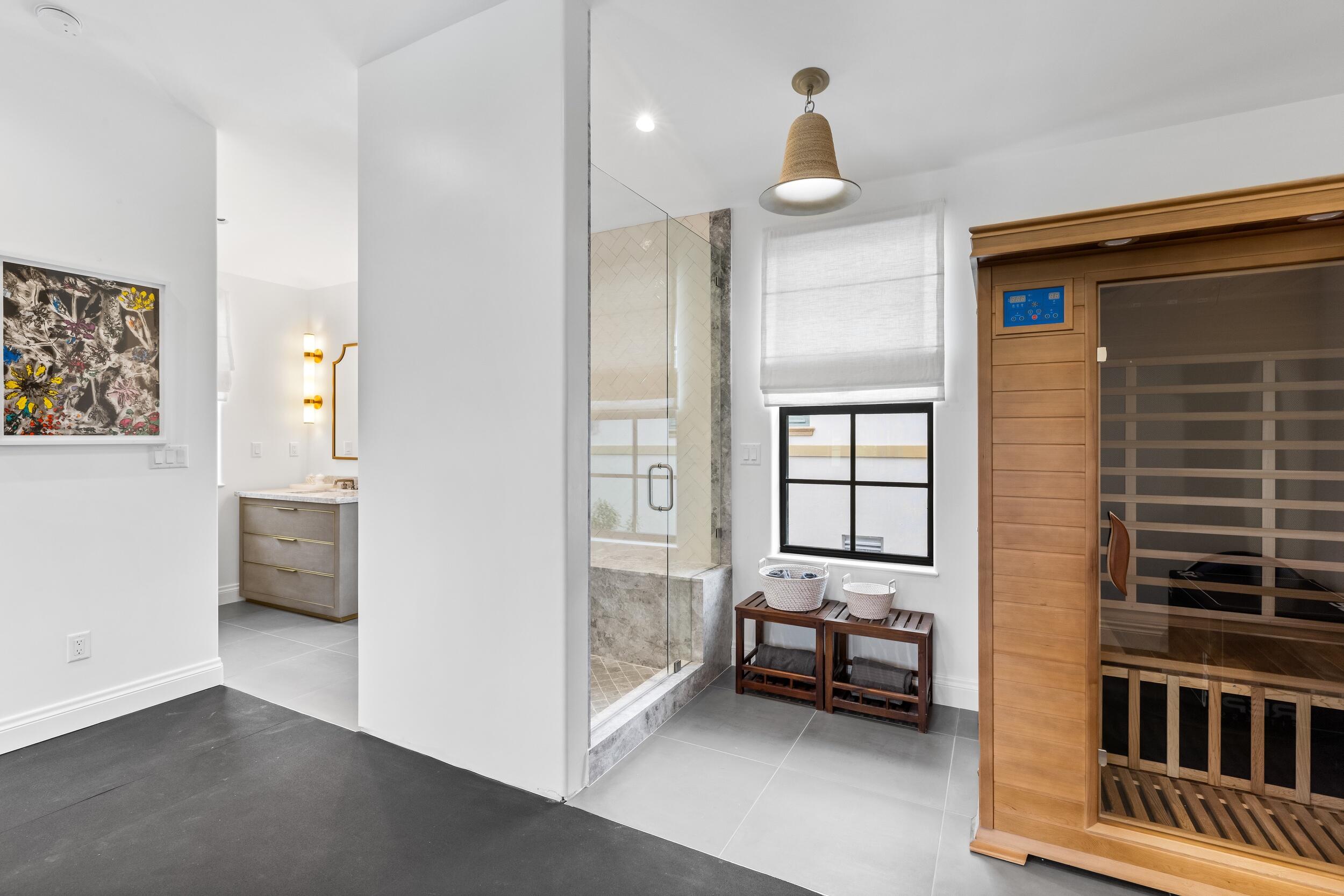 210 Wells Road Palm Beach, FL 33480 - Photo 39 of 65 Guest House Bath