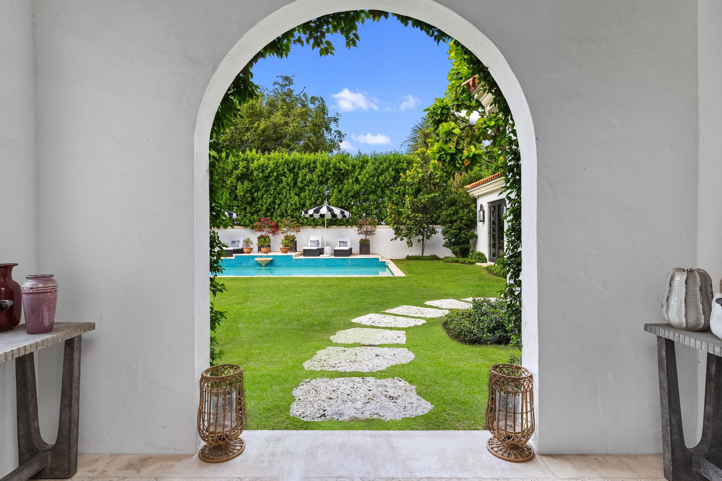 210 Wells Road Palm Beach, FL 33480 - Photo 6 of 65 Foyer