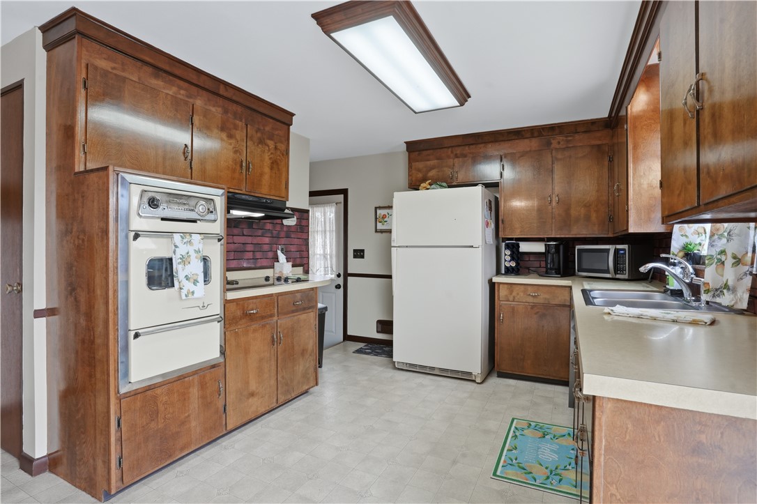 191 Nimitz Road Woonsocket, RI 02895 - Photo 8 of 34