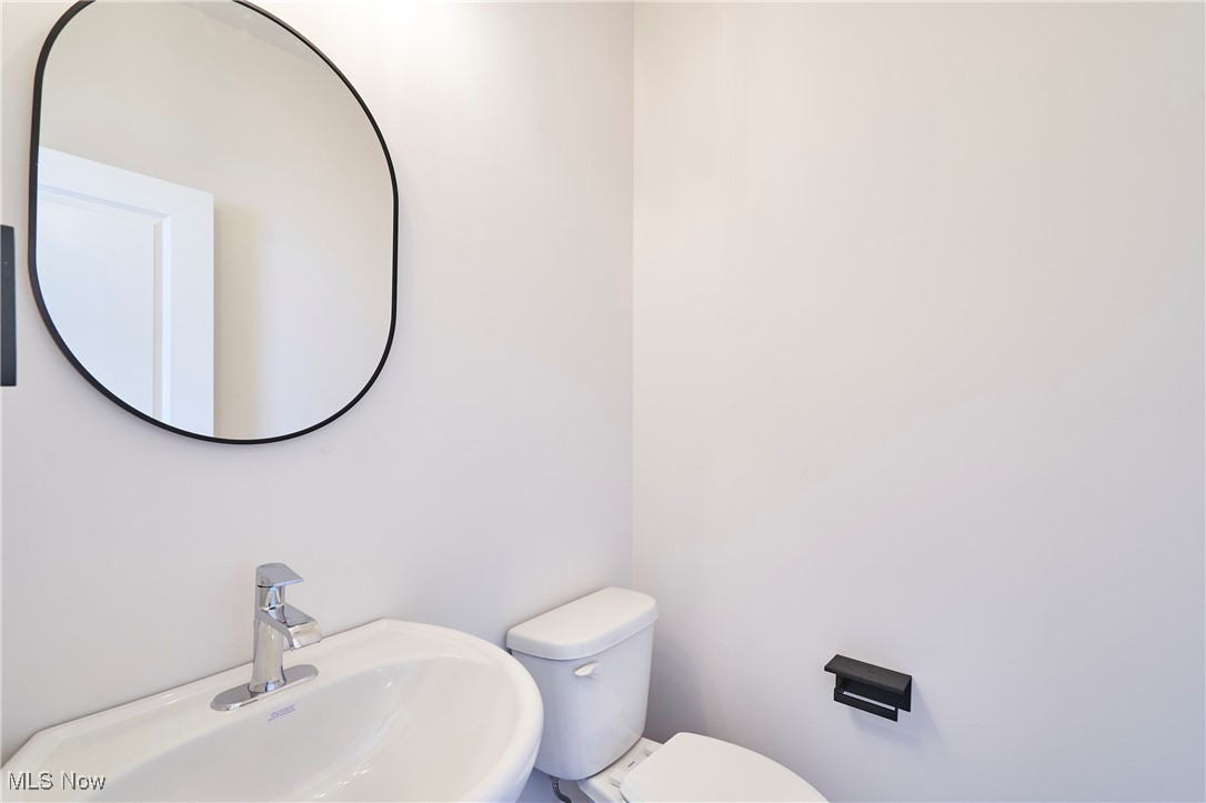 596 Mull Avenue, Unit 8 Akron, OH 44313 - Photo 23 of 35