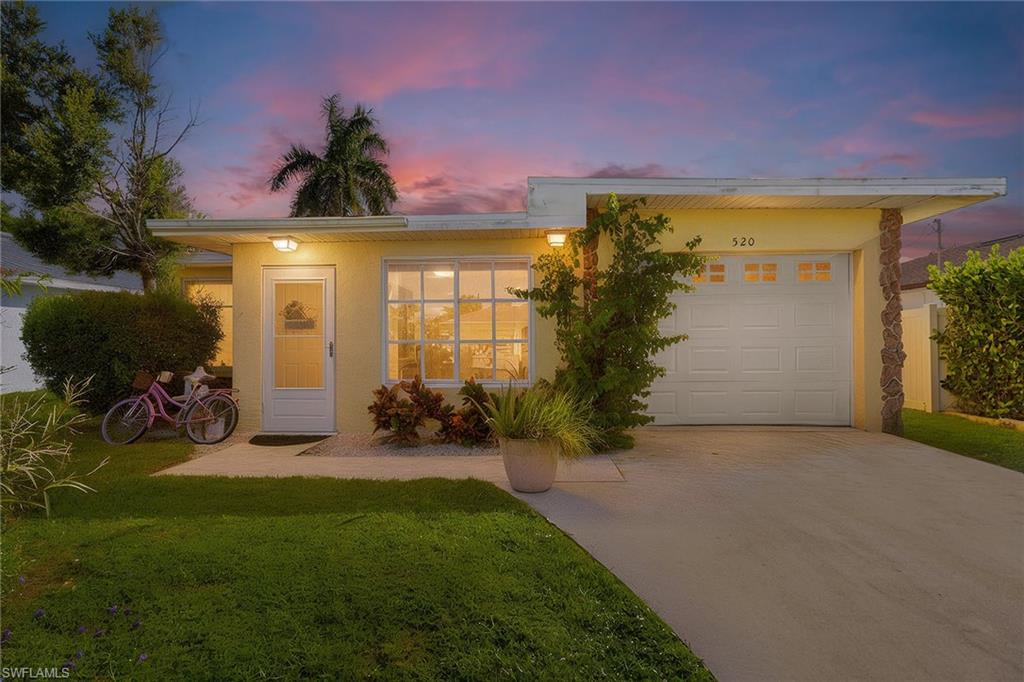 a view of a back yard of the house