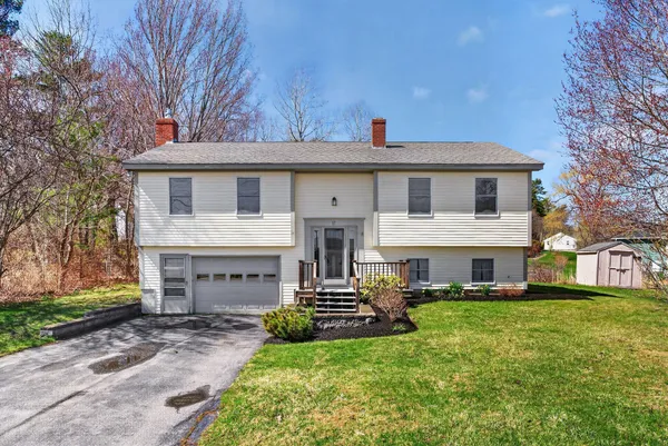 $435,000 | 17 Webber Avenue, Bath, ME 04530