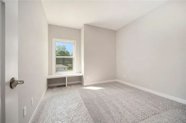 $375,000 | 523 Hawthorne Street, Smithville, MO 64089