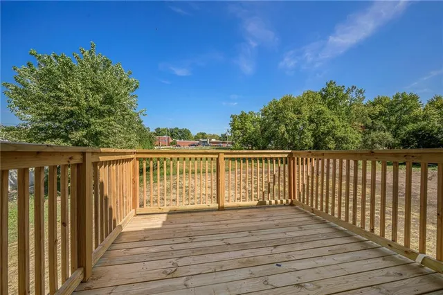 $375,000 | 523 Hawthorne Street, Smithville, MO 64089