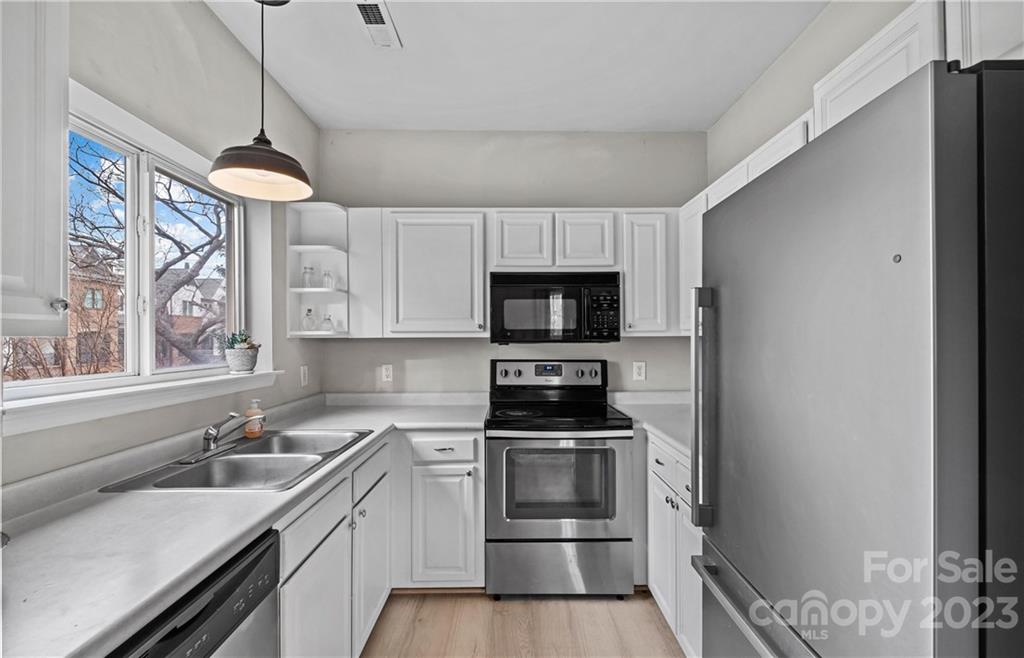 5730 Closeburn Road, Unit B Charlotte, NC 28210 - Photo 8 of 22 Gallery Image 8