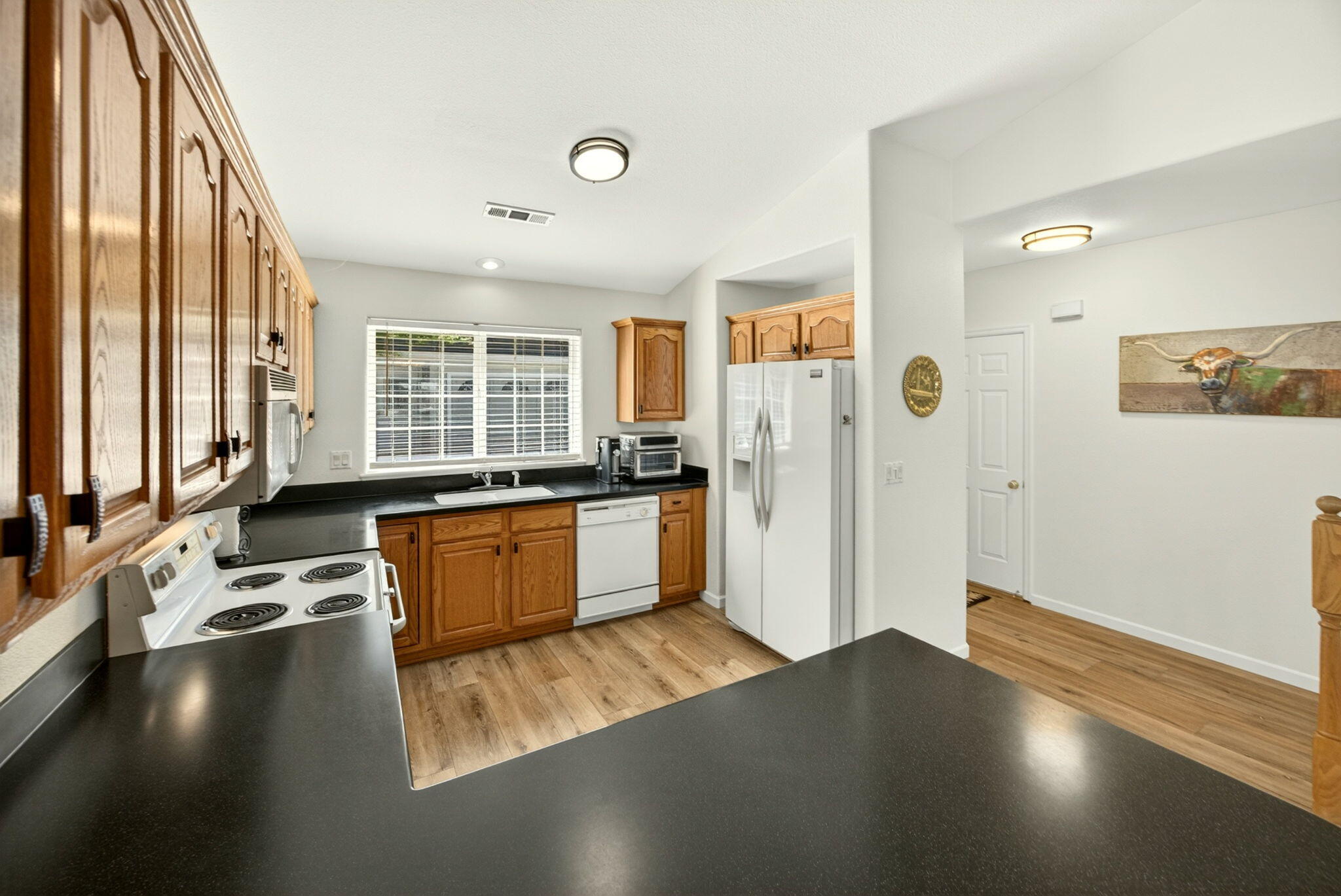 1224 North Modoc Avenue, Unit 33 Medford, OR 97504 - Photo 11 of 31 11-Kitchen