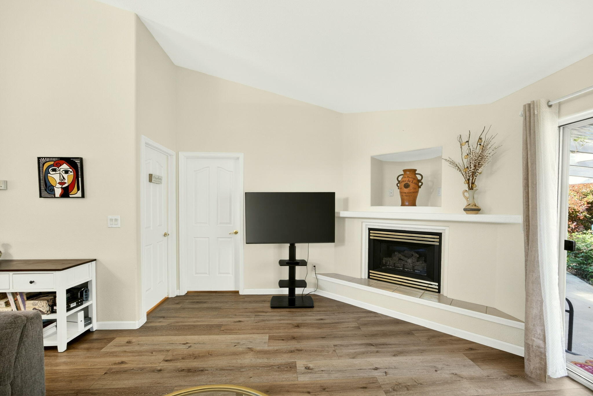 1224 North Modoc Avenue, Unit 33 Medford, OR 97504 - Photo 15 of 31 15-Gas Fireplace